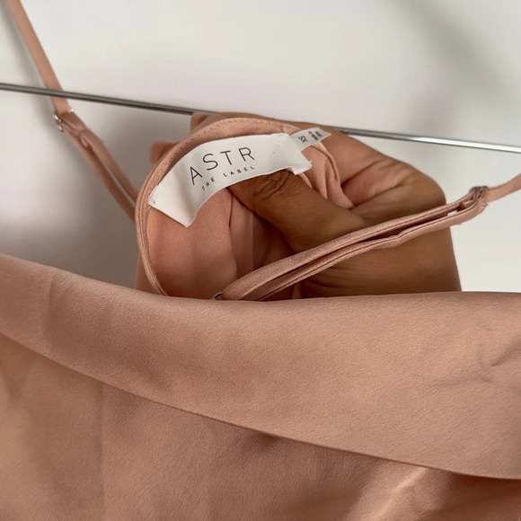 NWOT  ASTR the‎ Label Cowl Slip Midi Dress in Blush XS - Picture 5 of 6